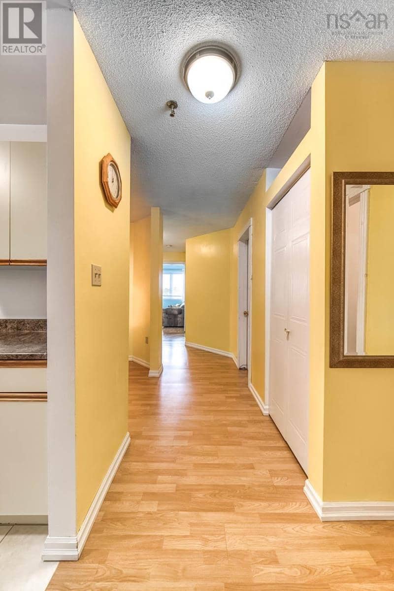 405 15 Langbrae Drive — photo 2 of 38