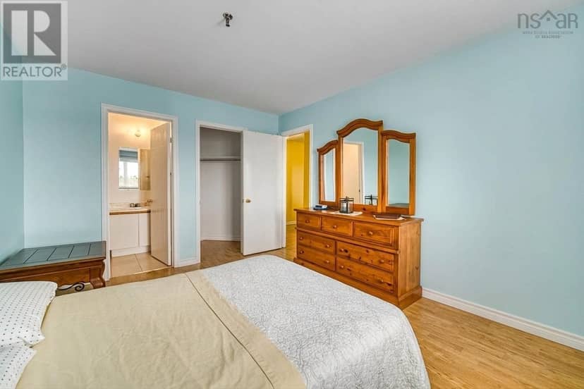 405 15 Langbrae Drive — photo 19 of 38