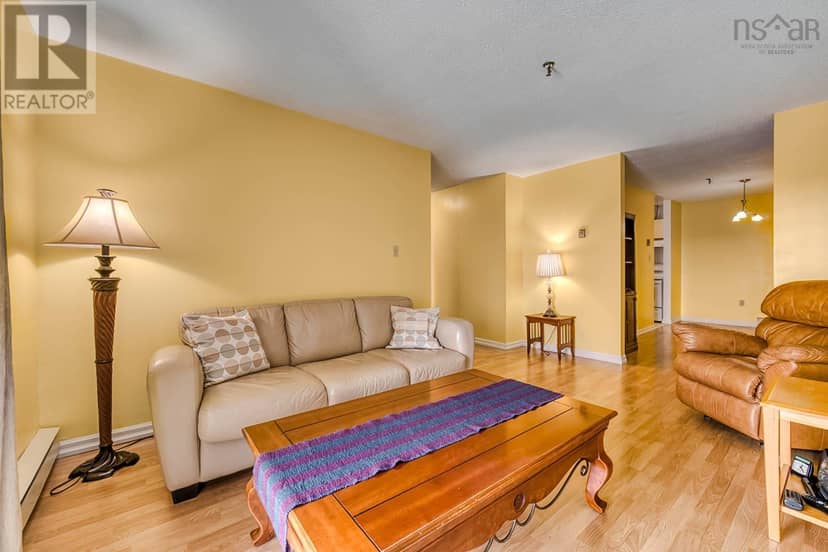 405 15 Langbrae Drive — photo 11 of 38