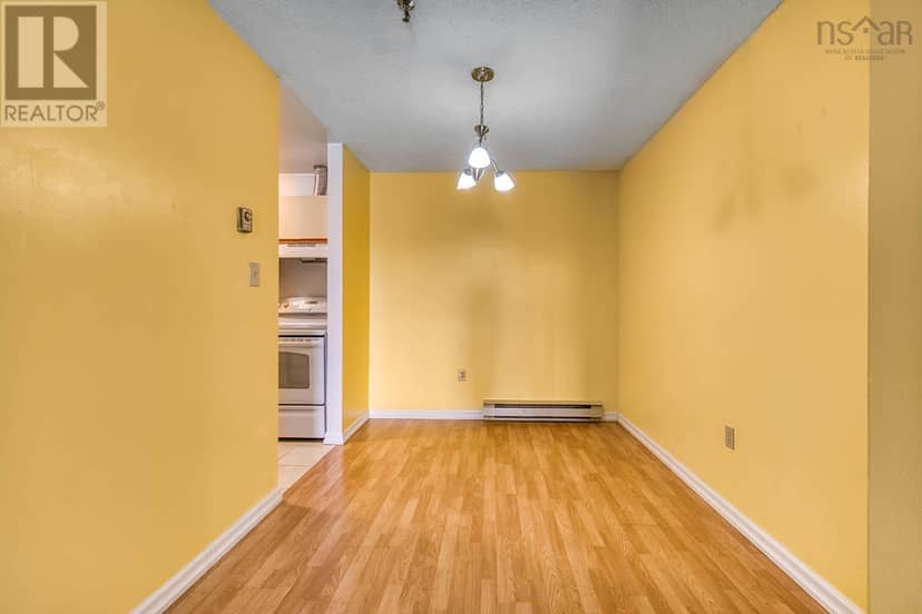 405 15 Langbrae Drive — photo 6 of 38