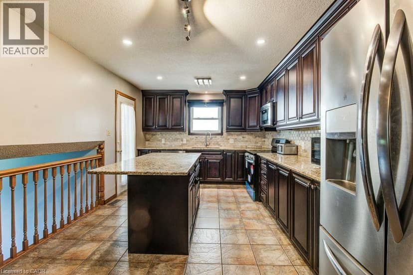 3 CORA Drive — photo 17 of 40