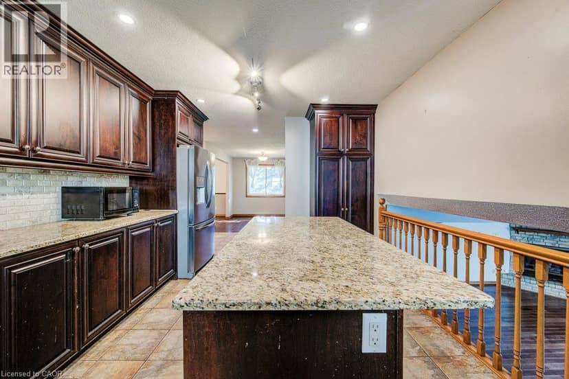 3 CORA Drive — photo 21 of 40
