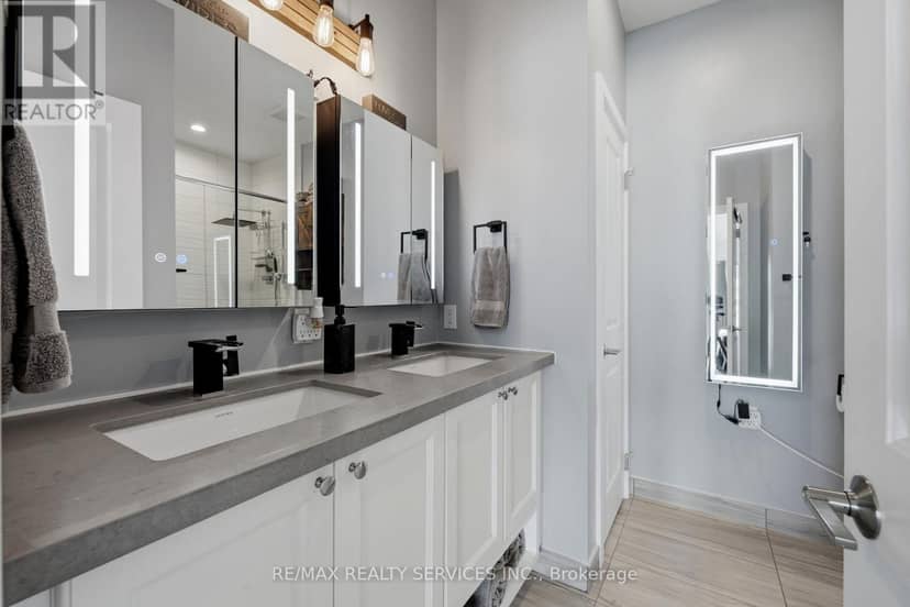 501 - 80 Horseshoe Boulevard — photo 15 of 26