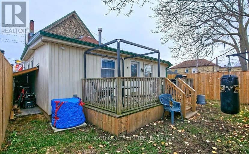 173 Adelaide Street N — photo 28 of 30