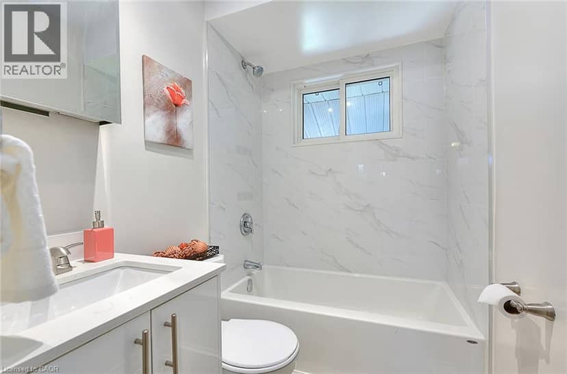 245 WEST 33RD Street — photo 10 of 24