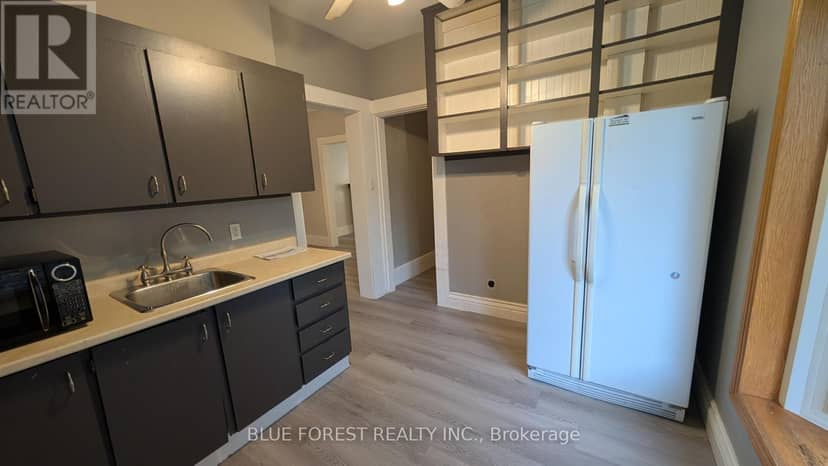 867 Queens Avenue — photo 9 of 28