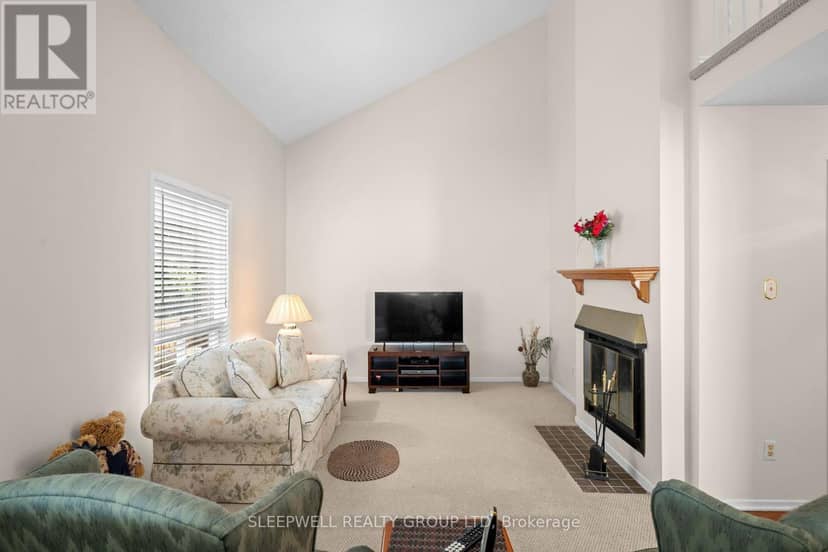 31 Tamblyn Crescent — photo 14 of 35