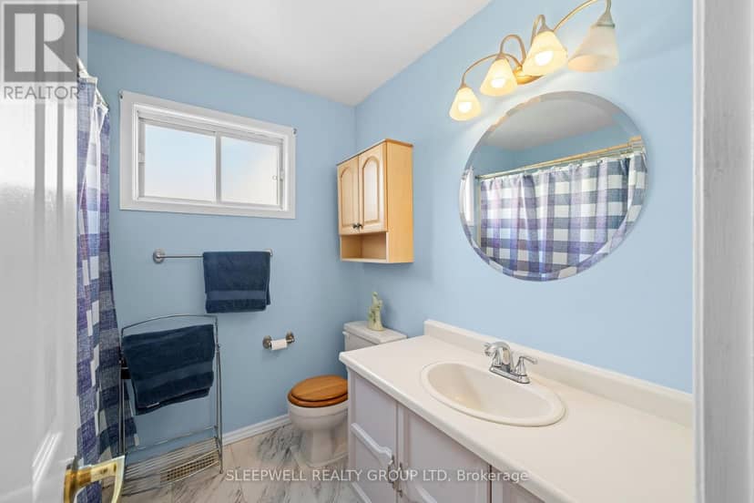 31 Tamblyn Crescent — photo 28 of 35