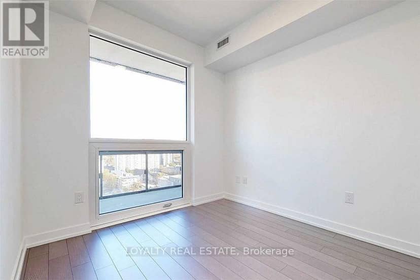1409 - 39 Roehampton Avenue — photo 24 of 40