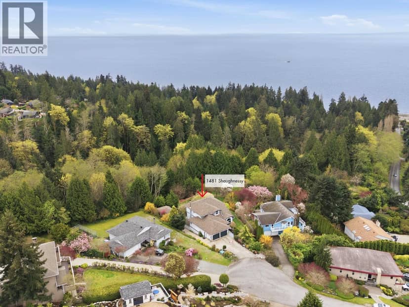 1481 SHAUGHNESSY PLACE, Gibsons, photo 2