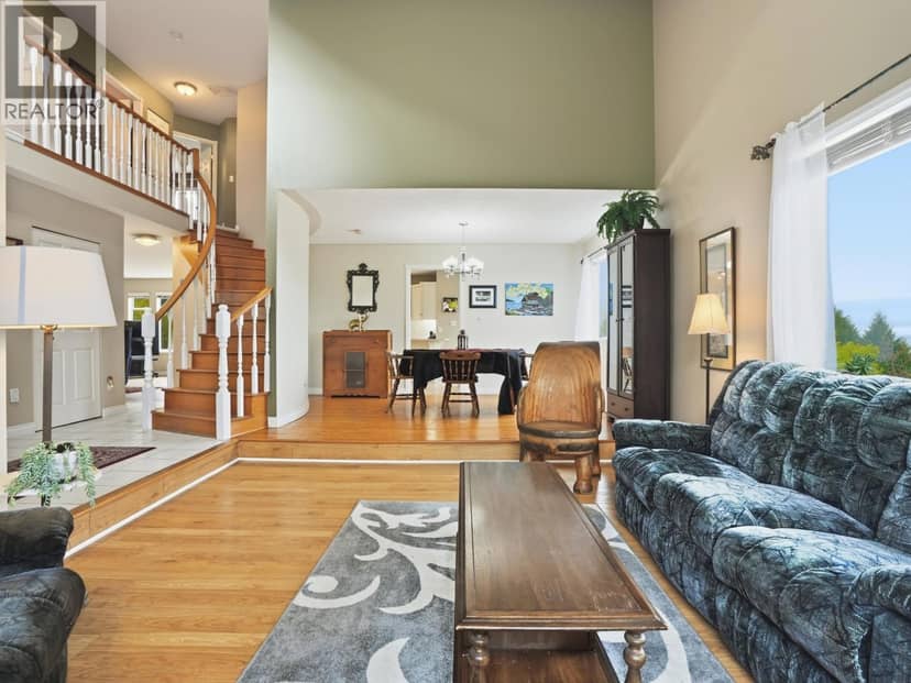 1481 SHAUGHNESSY PLACE, Gibsons, photo 3