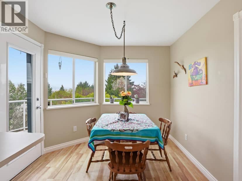 1481 SHAUGHNESSY PLACE, Gibsons, photo 6