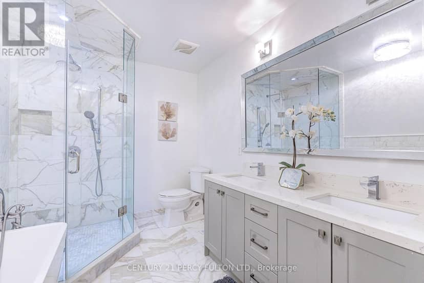 109 Woodcroft Lane — photo 33 of 40