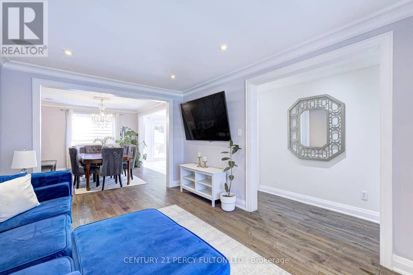 109 Woodcroft Lane — photo 9 of 40