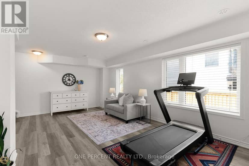 129 Colborne Street E — photo 9 of 39