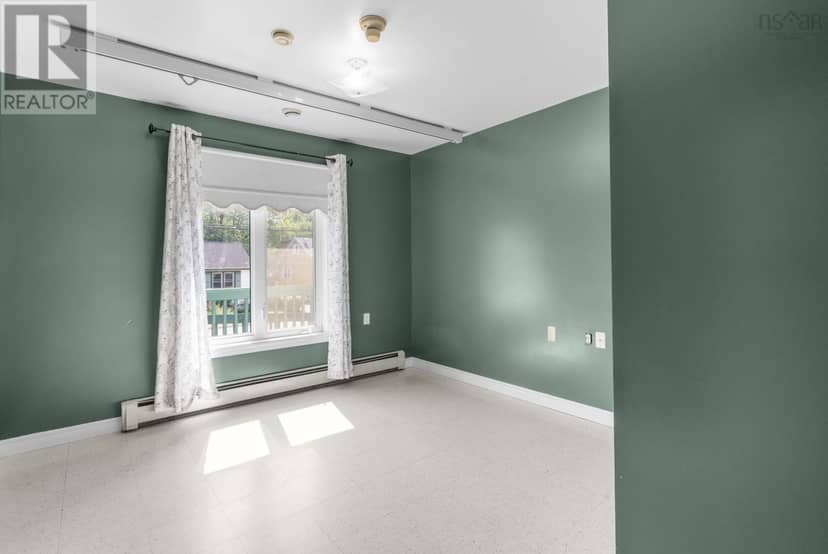 122 Victoria Street — photo 18 of 34