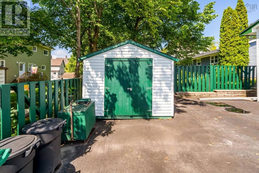 122 Victoria Street — photo 32 of 34