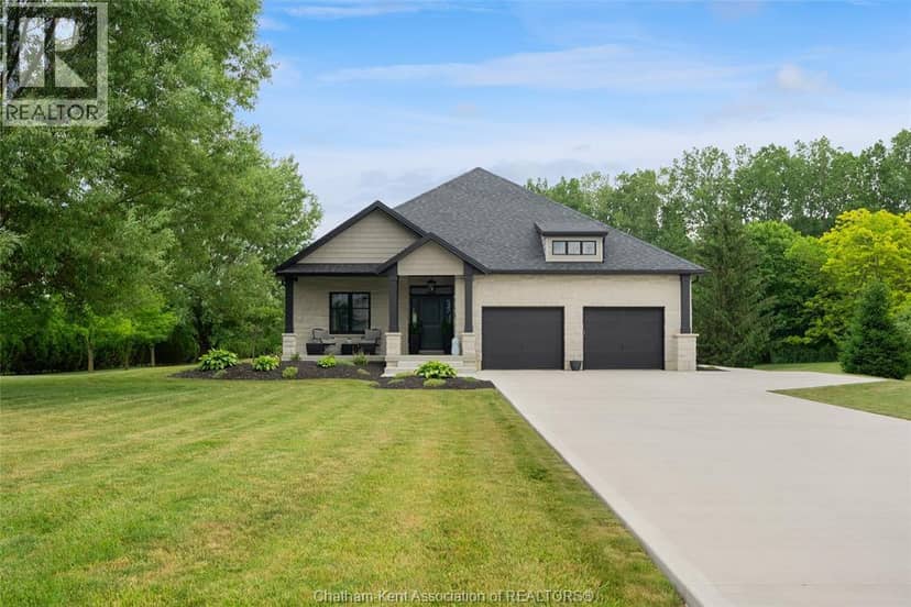 21267 Adams CRESCENT — photo 2 of 40
