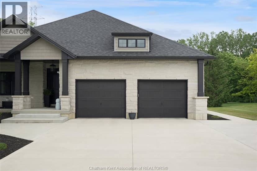21267 Adams CRESCENT — photo 4 of 40