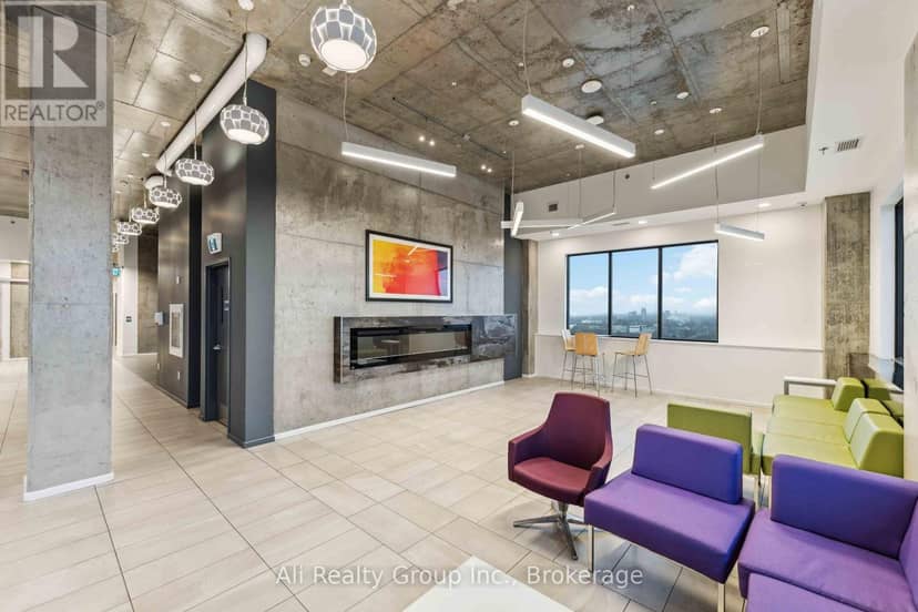 603 - 105 Champagne Avenue S — photo 26 of 33
