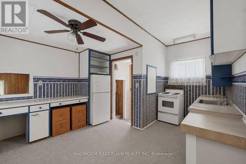 212 Sydenham Street E — photo 12 of 37