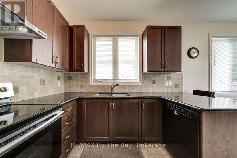 11 Grand Poplar Lane — photo 15 of 36