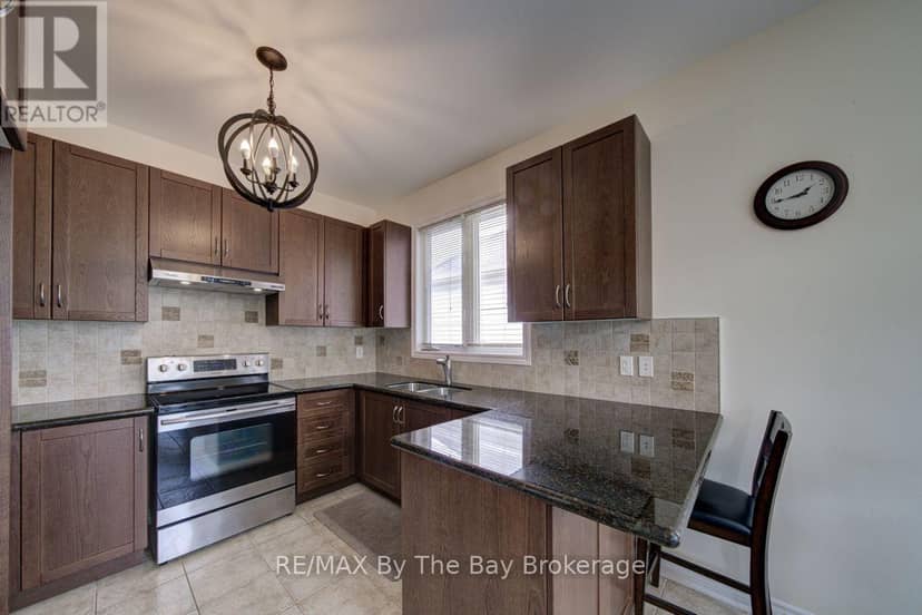 11 Grand Poplar Lane — photo 16 of 36