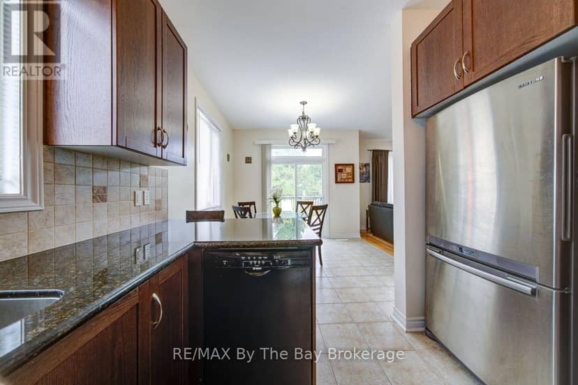 11 Grand Poplar Lane — photo 19 of 36