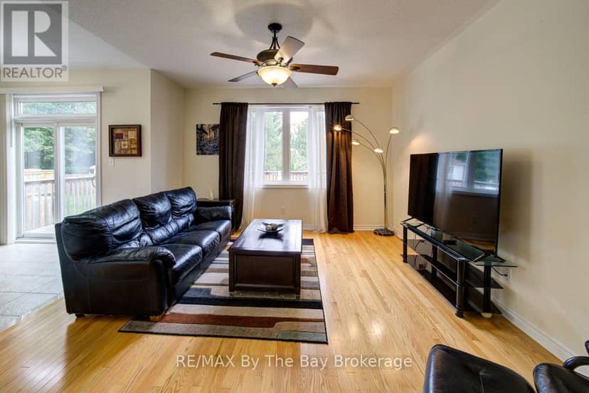 11 Grand Poplar Lane — photo 6 of 36