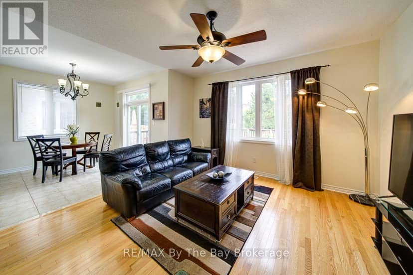 11 Grand Poplar Lane — photo 7 of 36