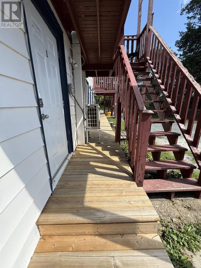 6&8 Tulip Street — photo 25 of 26