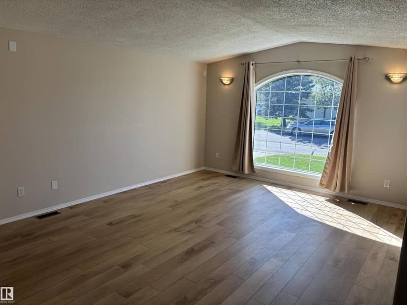 56 Rim RD NW, Edmonton, photo 4