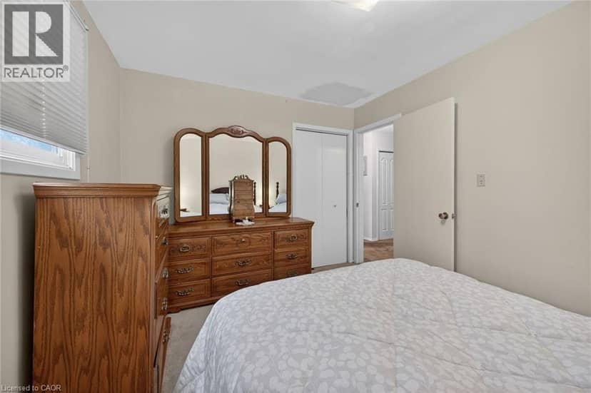 582 WOODVIEW Road — photo 24 of 40