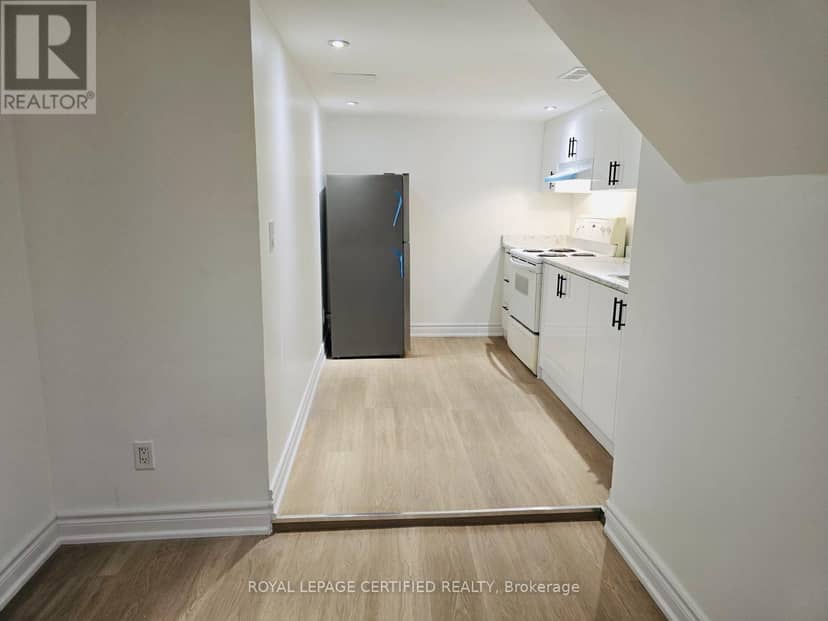 10 Fairleigh Avenue N — photo 37 of 38