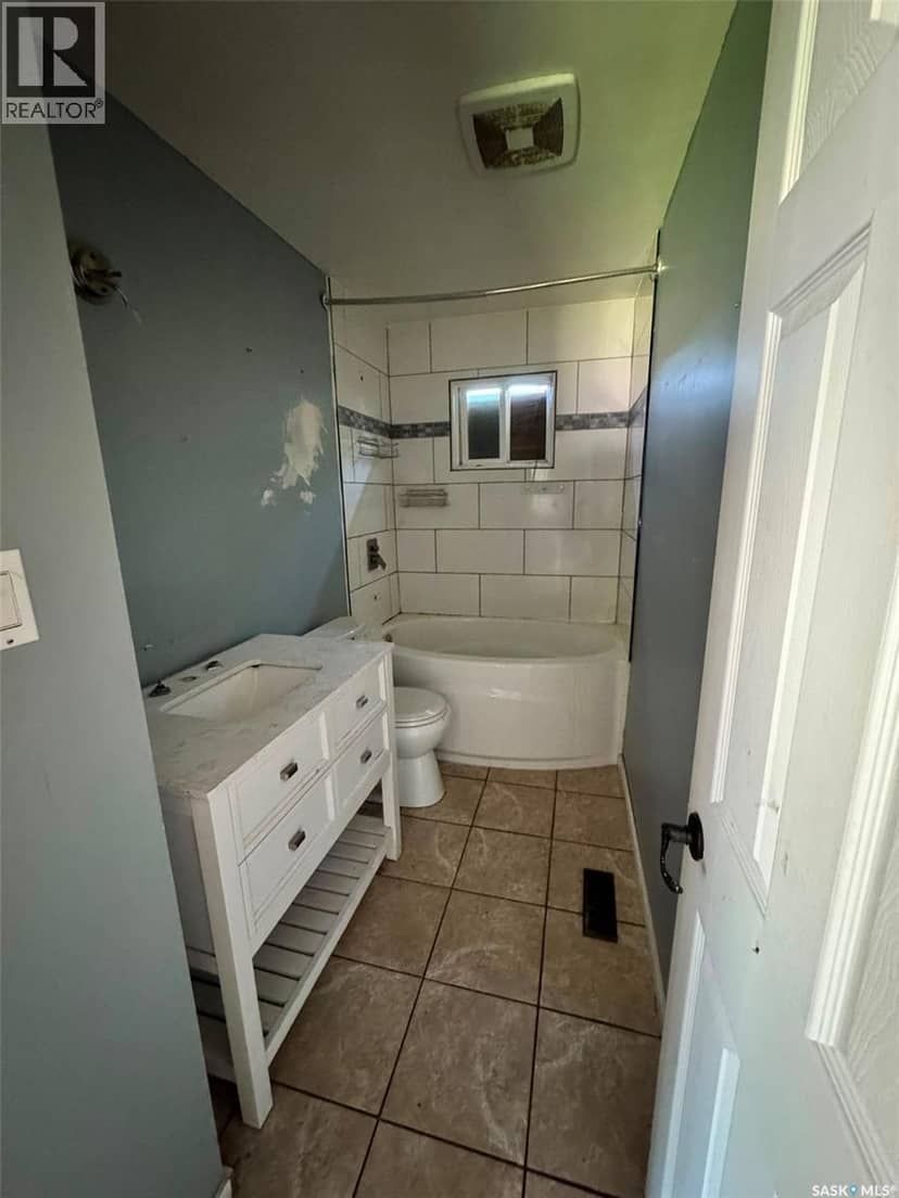 12 Bowerman CRESCENT — photo 9 of 13