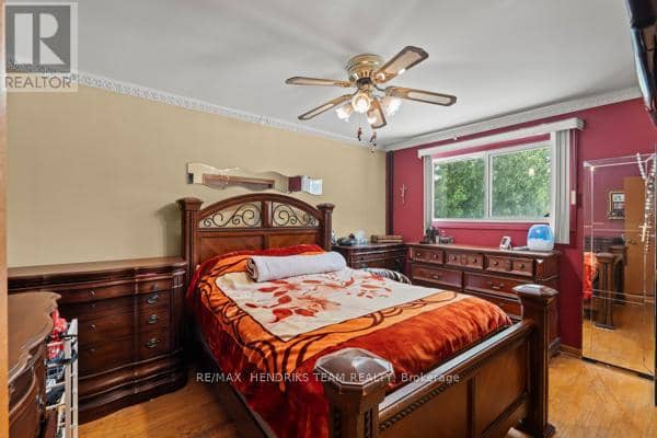 33 Meadowbrook Crescent — photo 14 of 40