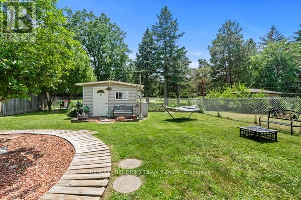 33 Meadowbrook Crescent — photo 37 of 40