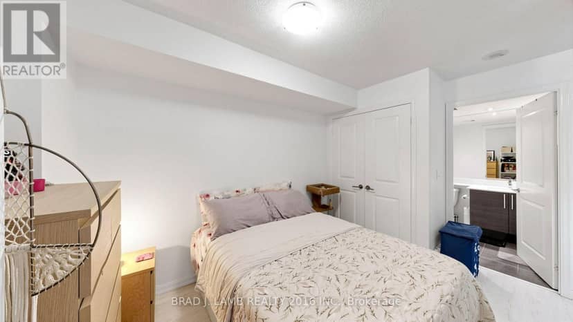 414 - 65 East Liberty Street — photo 5 of 10