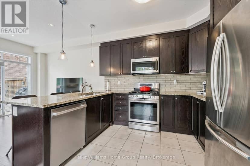 61 Ridgegate Crescent — photo 11 of 40
