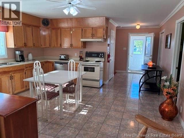 63 Parise Street, Caraquet, photo 6