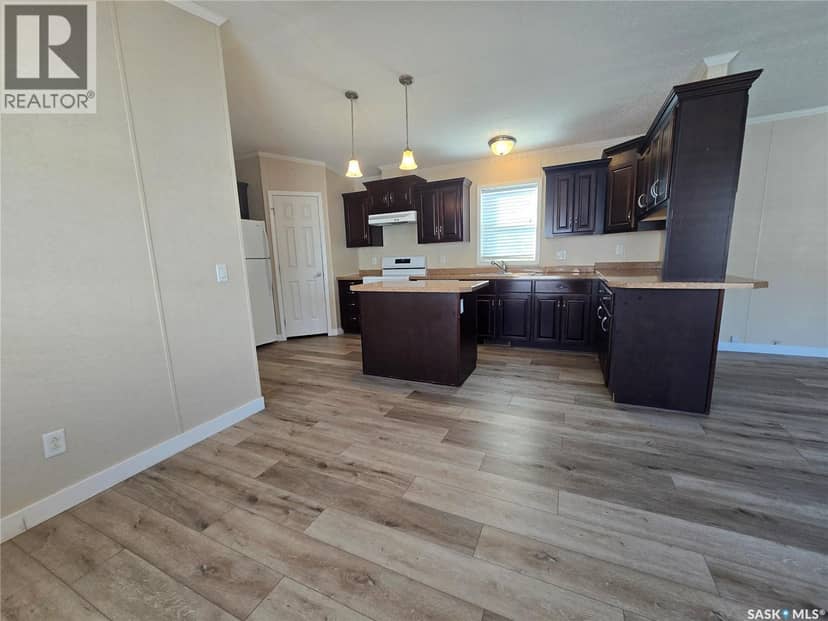 210 Brownlee Street, Weyburn, photo 5