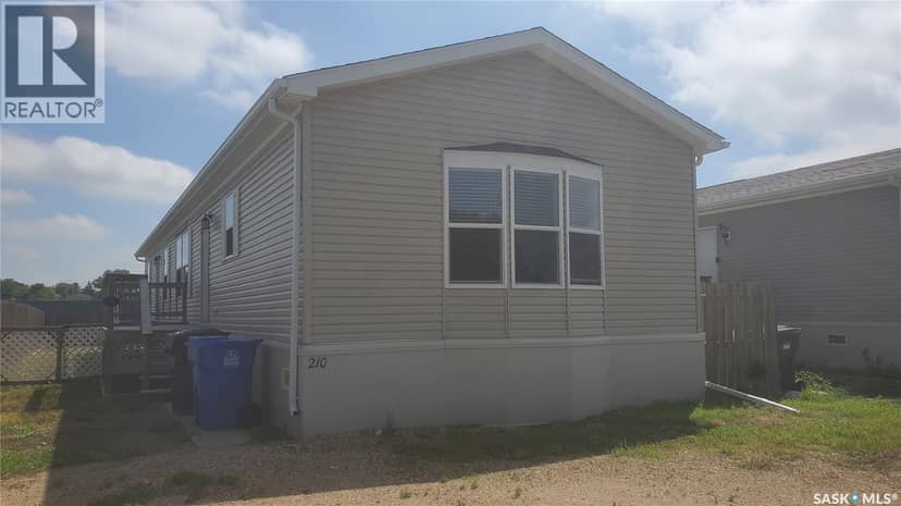 210 Brownlee Street, Weyburn