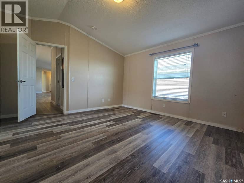 210 Brownlee Street — photo 9 of 20