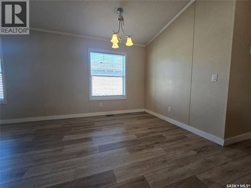 210 Brownlee Street, Weyburn, photo 6