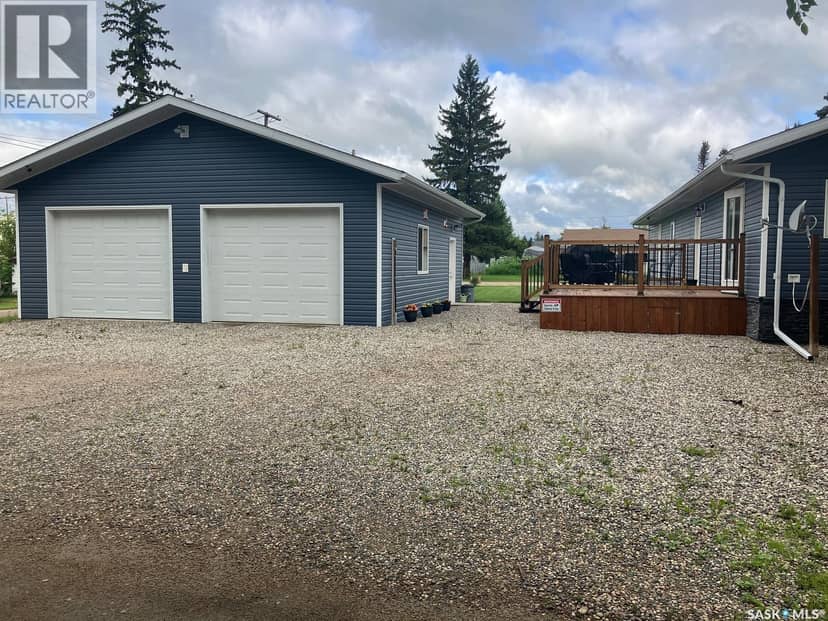 108 1st STREET E — photo 2 of 34