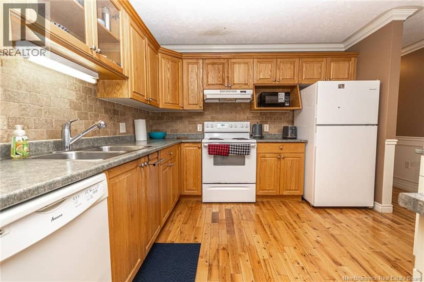 185 Reynolds Street Unit# 33 — photo 9 of 25