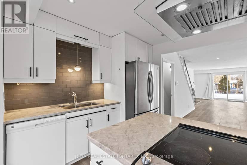 19 - 55 Arbour Glen Crescent — photo 6 of 23