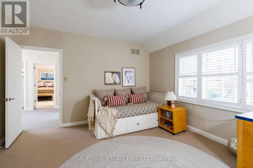 124 Blythwood Road — photo 30 of 40