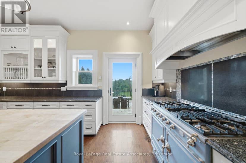 398 Canboro Road — photo 10 of 40