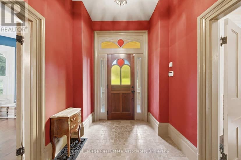 398 Canboro Road — photo 5 of 40